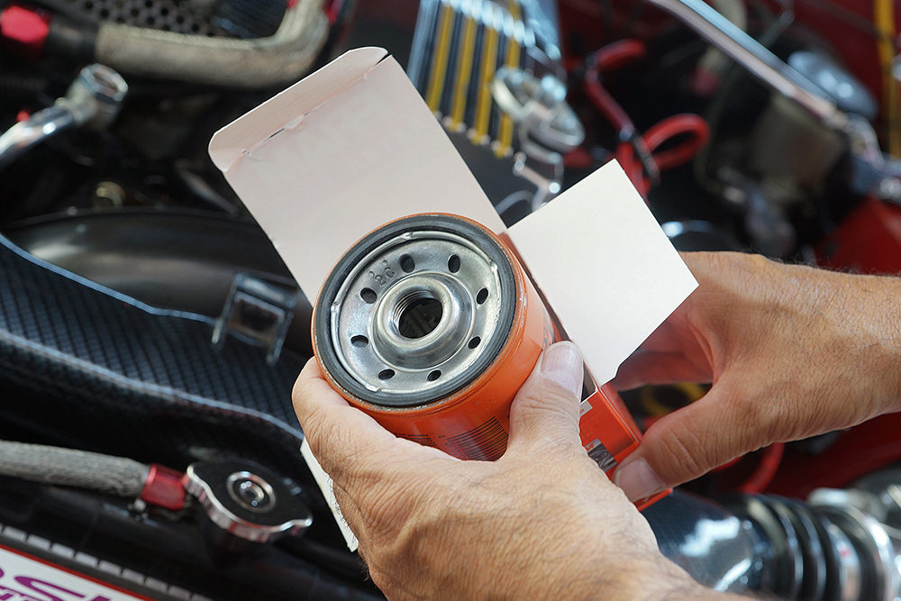 Change the oil filter every 2000 - 4000 km to reduce your expense on vehicle maintenance.